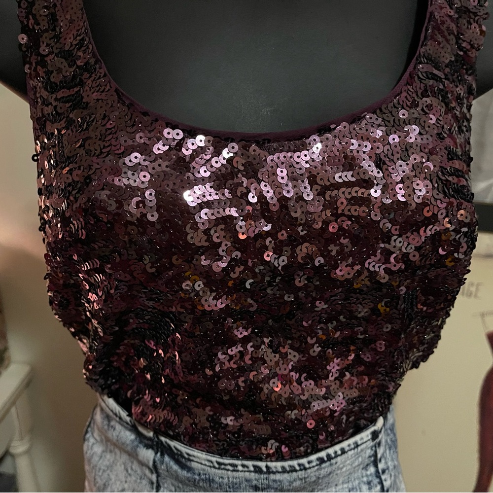 Medium tank cropped top